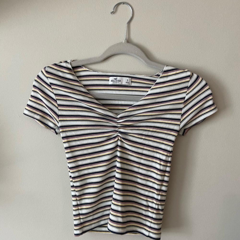 Fitted Ruched V-Neck Hollister Tee, Size Small, White/Green/Yellow/Pink/Navy - Picture 1 of 3